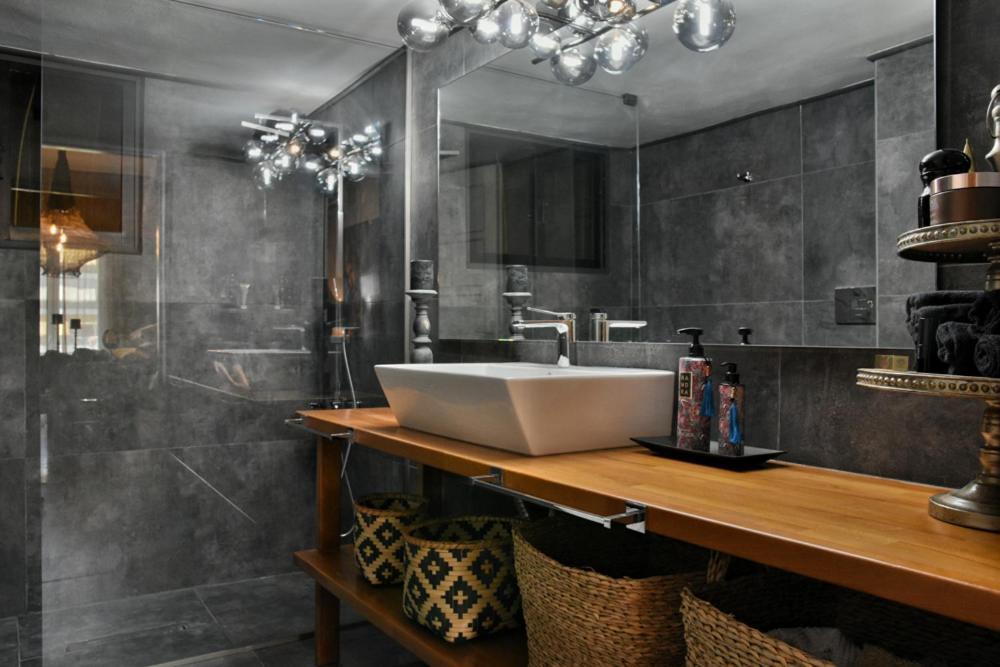 Pepromeno Luxury Apartment In The City Center Каламата Екстериор снимка