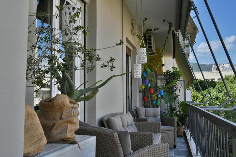 Pepromeno Luxury Apartment In The City Center Каламата Екстериор снимка