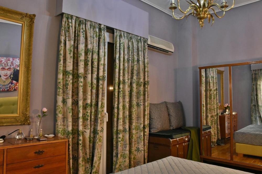 Pepromeno Luxury Apartment In The City Center Каламата Екстериор снимка